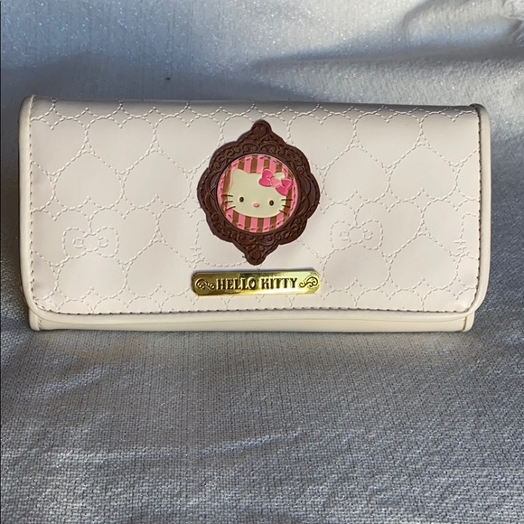 Hello Kitty Handbags - Hello Kitty Wallet